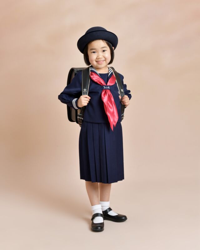 小さな背中に、大きなランドセル。

少し緊張した表情と、
これから始まる毎日へのワクワク。

そのどちらも、今だけの大切な姿です。

はじめての一歩を、
記念写真として残しませんか。

ご入学おめでとうございます🌸

撮影のご予約・詳細は
プロフィールのリンクよりご覧ください📷

#入学式
#入学記念写真
#ランドセルフォト
#新一年生
#小学校入学
#入学準備
#キッズフォト
#記念写真
#写真スタジオ
#東京写真館
#新宿写真館
#スタジオ撮影
#スタジオアップ
#春から小学生